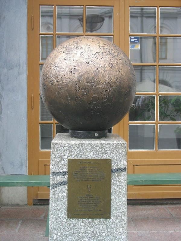Merkur — eine Kugel mit 25 cm Durchmesser im Stockholmer Stadtmuseum